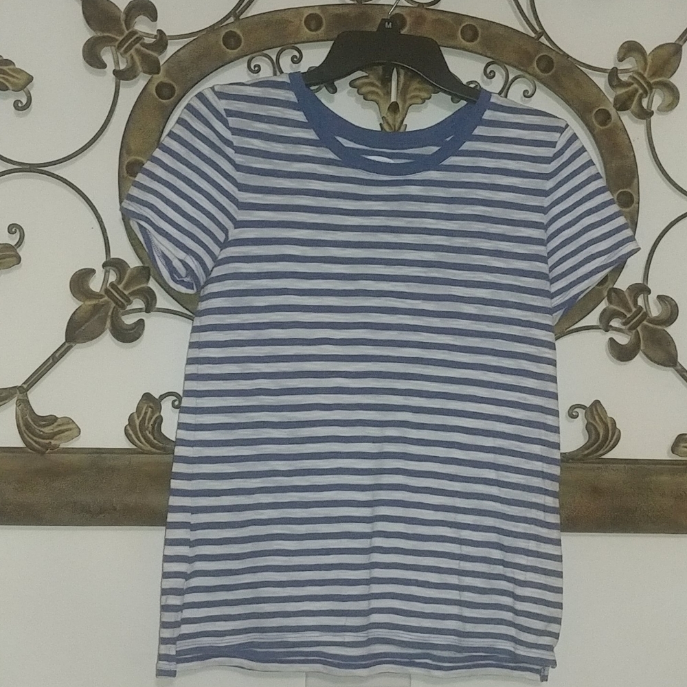 Women Old Navy Tee